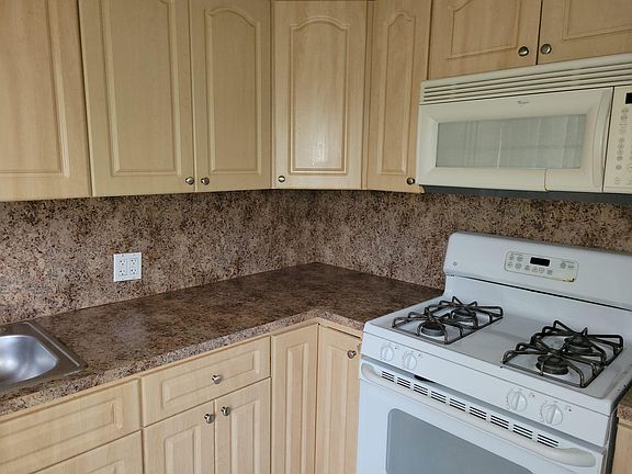 4th image of 2175 Bay Dr