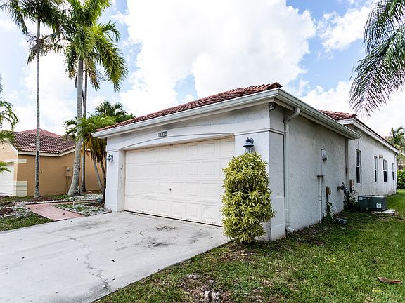 2nd image of 1139 Hidden Valley Way