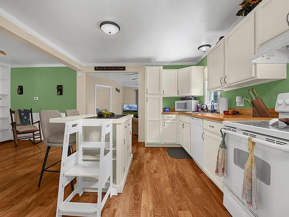 3rd image of 5126 Township Road 225 SE