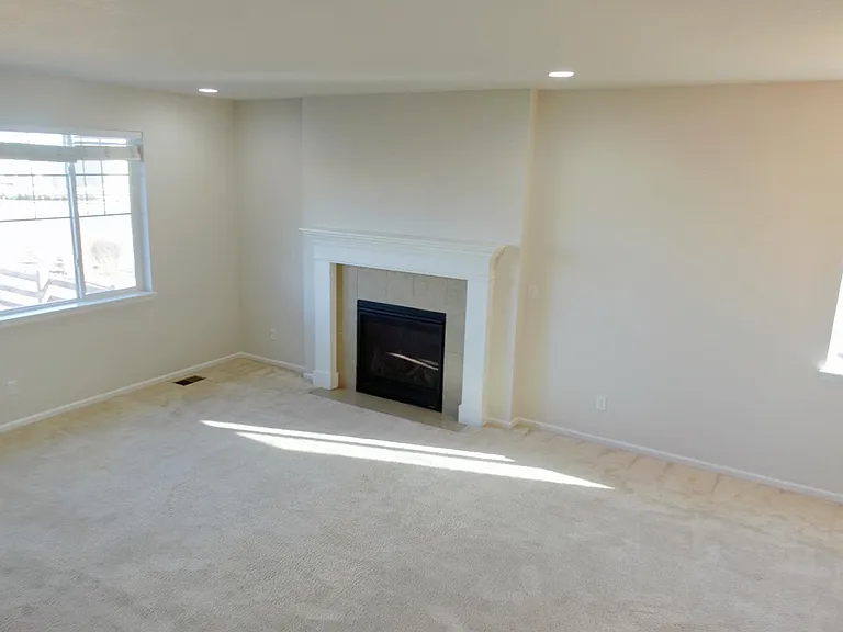 1073 White Leaf Cir — Photo 5