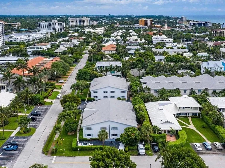 315 Venetian Dr #6 — Photo 3