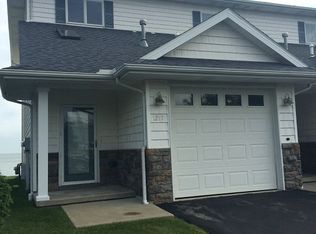 1217 W Lakeshore Dr, Port Clinton, OH 43452