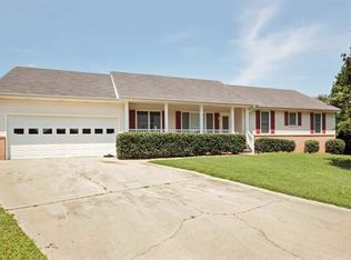 285 Meadow View Dr, Grayson, GA 30017