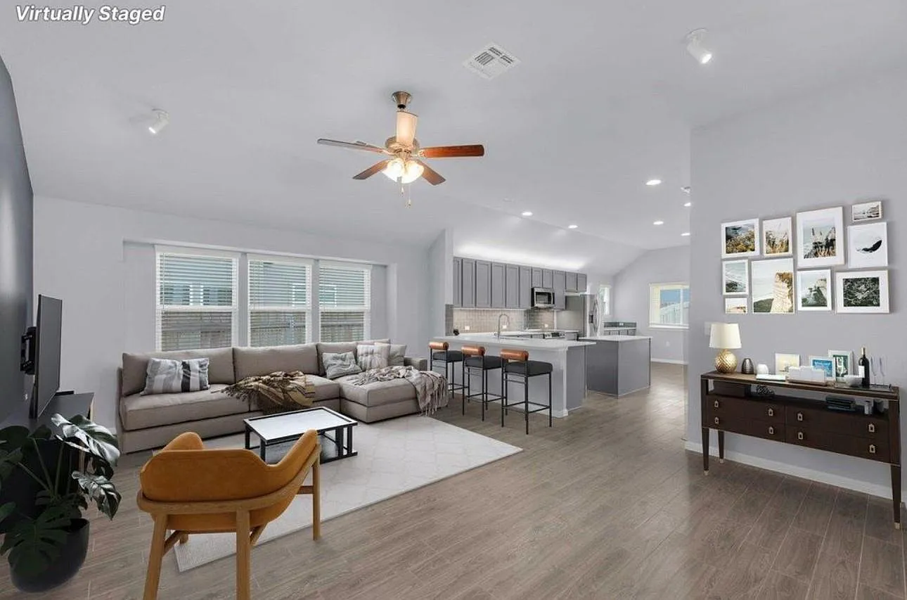 3 bed, 2.0 bath, 1722 sqft, $2,200 — Photo 1