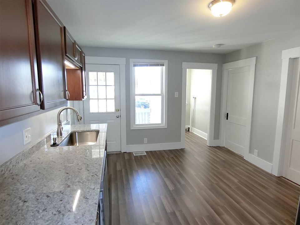 1st image of 19 Cross St #21