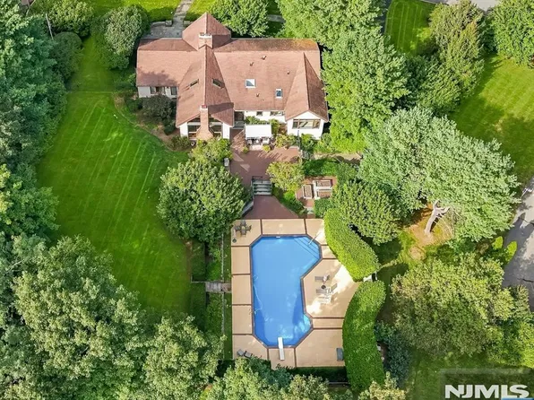 10 Baker Court, Ramsey, NJ 07446