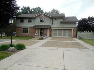 320 Robertson Rd, Hermitage, PA 16148