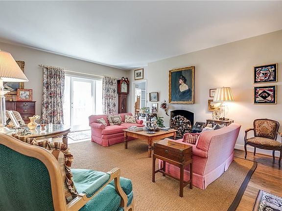 5th image of 1318 Loch Lomond Ln