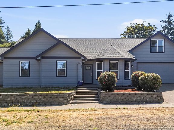 4th image of 808 Oak St