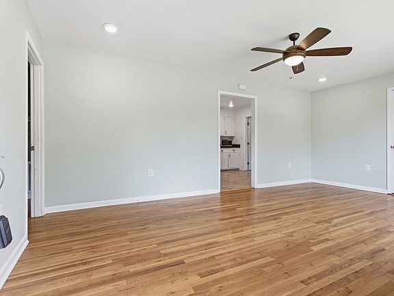 5th image of 183 Gordon St