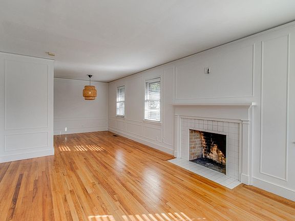 2nd image of 805 Johnson Ave