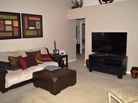 5th image of 313 Sawmill Creek Ct