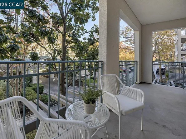 1860 Tice Creek Dr APT 1239, Walnut Creek, CA 94595