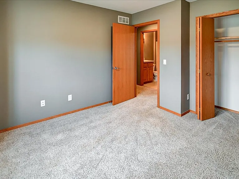 400 Muirfield Ct — Photo 41