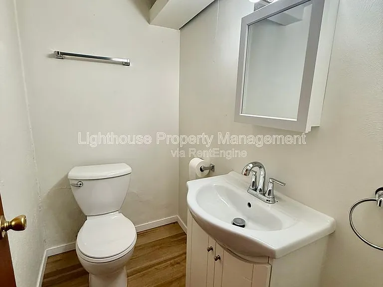 2108 Woodbine Ave — Photo 15