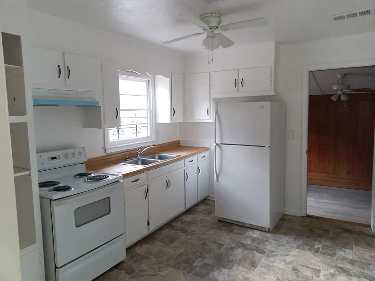2939 Urban Ave — Photo 10
