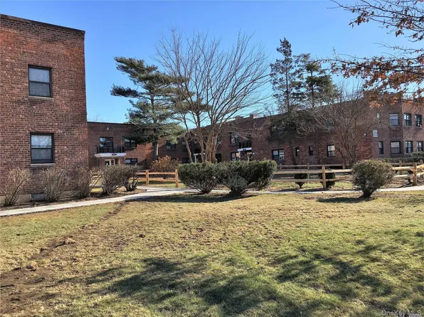 106 Division Ave #1, Levittown, NY 11756