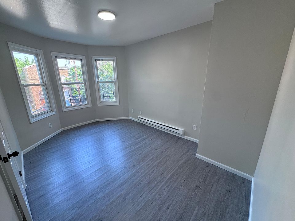 2nd image of 219 Chadwick Ave #G2