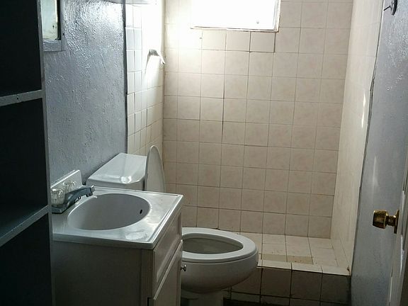 4th image of 434 E Young APT 3