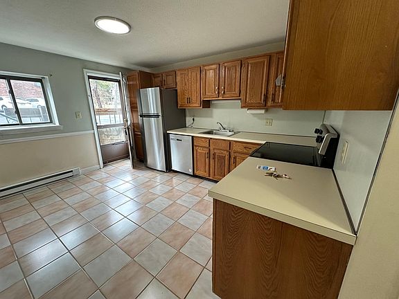 2nd image of 81 Nicholas Rd APT A