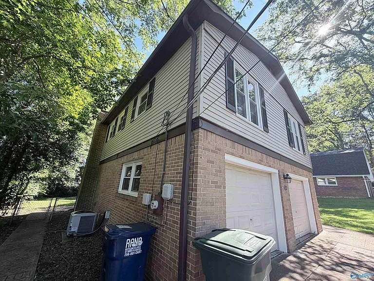 11114 Hillwood Dr SE — Photo 2