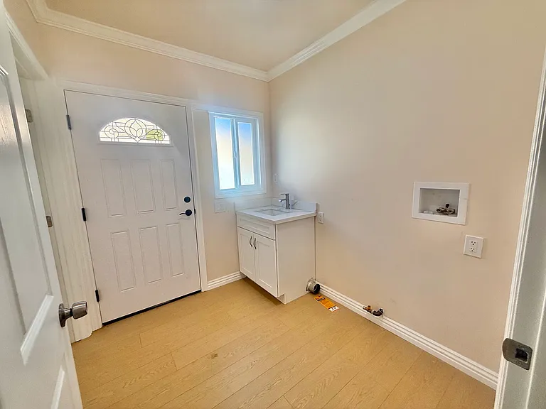 504 Dewey Ave — Photo 10