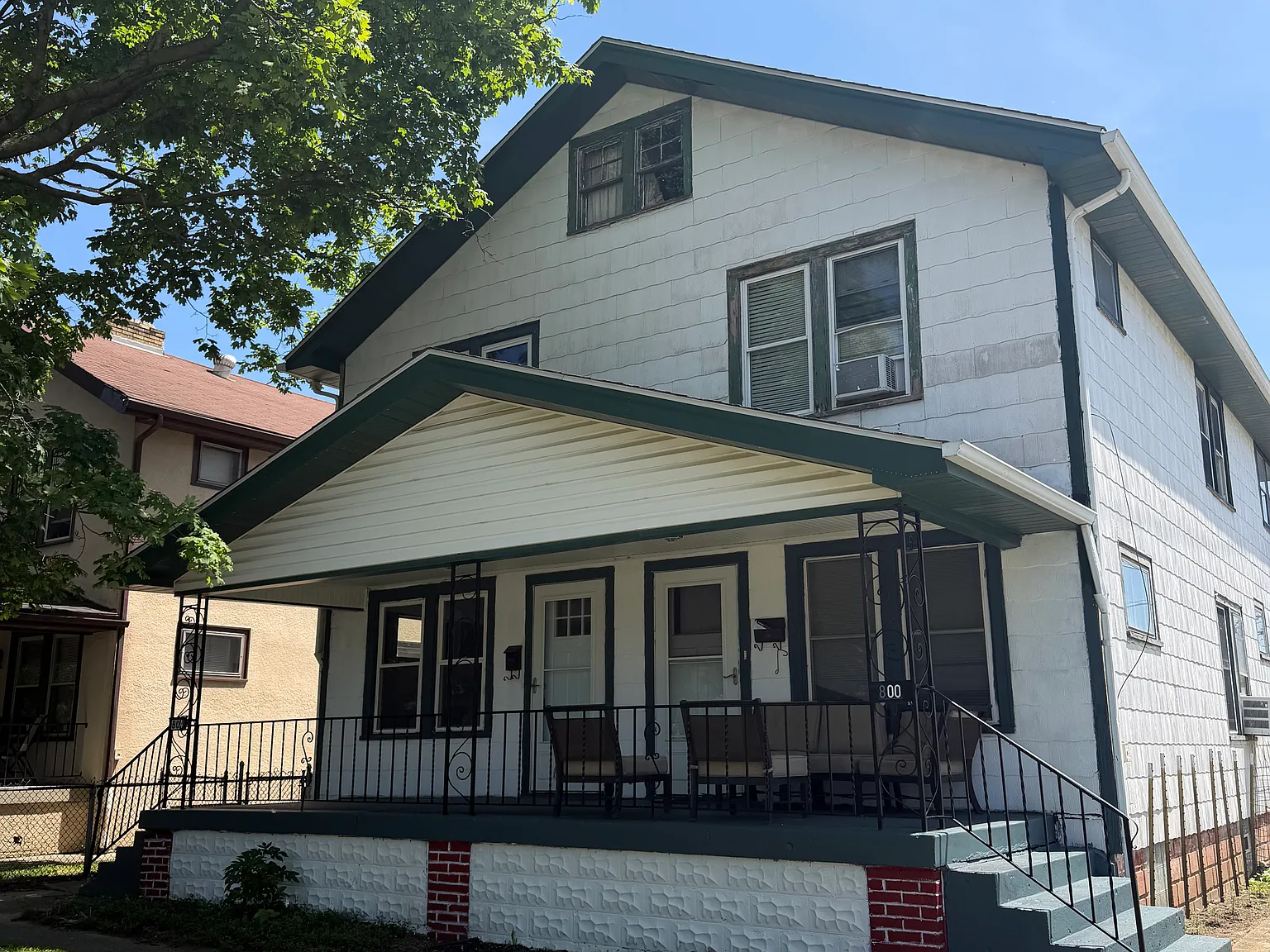 3 bed, 1176 sqft, $1,775 — Photo 1
