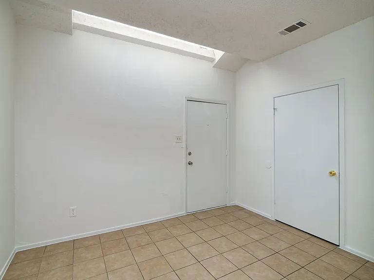 East Landing Townhomes — Photo 8