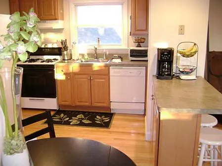 Hillcrest Cir — Photo 2