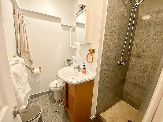 4th image of 190 Bleecker St APT 18