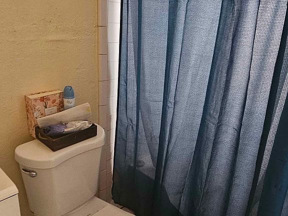5th image of 1034 15th Ave S #1