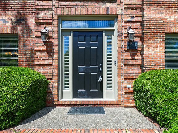 4th image of 4686 Laurelwood Dr