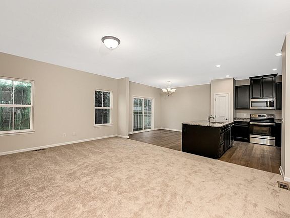 3rd image of 71 Pine Ln #1