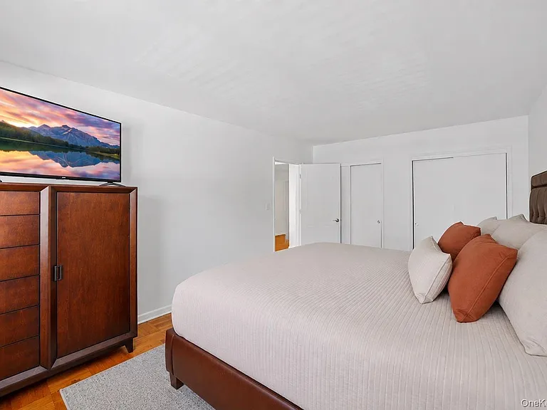 222 N Broadway #3D — Photo 20