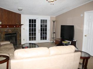 125 Spruce Dr, Yorktown, VA 23693