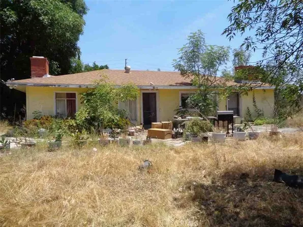 8801 Hayvenhurst Ave, North Hills, CA 91343