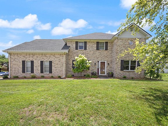 3rd image of 465 Summer Hill Dr