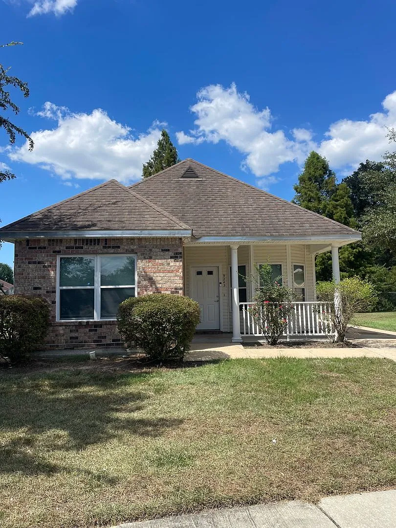 House for Rent — Photo 1