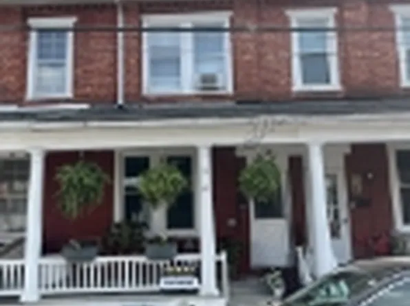 18 W Slokom Ave, Christiana, PA 17509