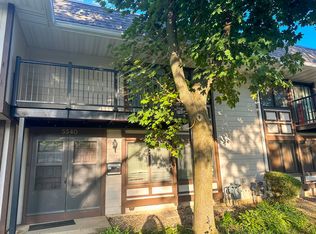 5540 Pebblebeach Dr, Hanover Park, IL 60133