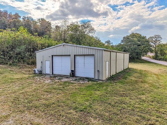 4th image of 1905 Weakley Creek Rd