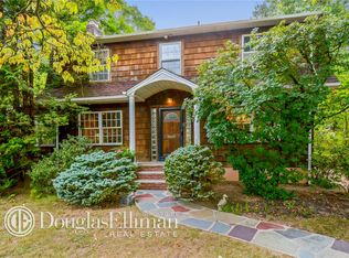 20 Hilltop Rd, Port Washington, NY 11050