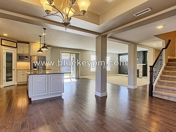4th image of 16711 NE 98th St