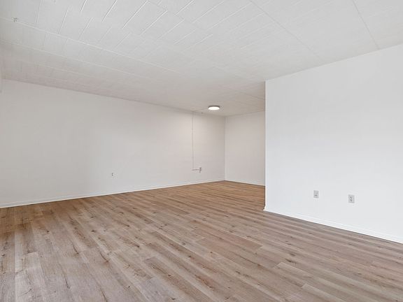 4th image of 120 Stamm Ave APT 2B