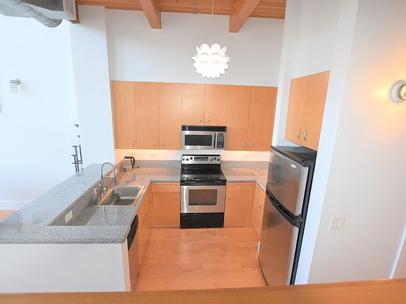 5th image of 333 Santana Row APT 326