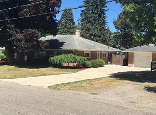 711 Denecourt Ave, Jackson, MI 49202