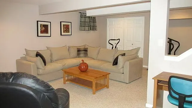 1979 Nutmeg Ln — Photo 10