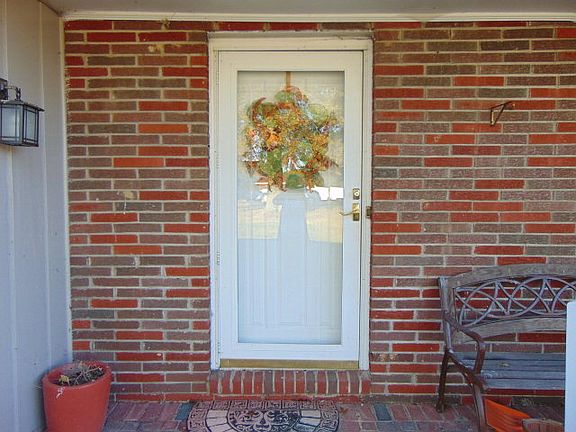 2nd image of 2753 Highgate Ct