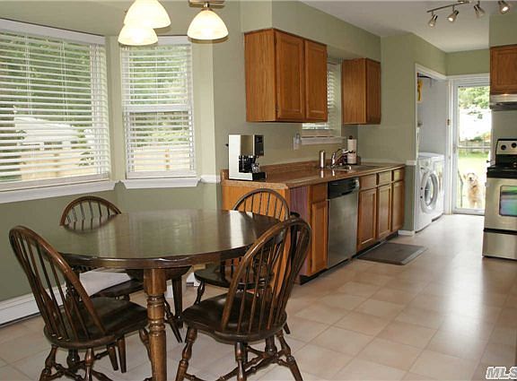 2nd image of 391 Sleepy Hollow Dr