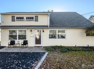 83 Park Ave, Iselin, NJ 08830